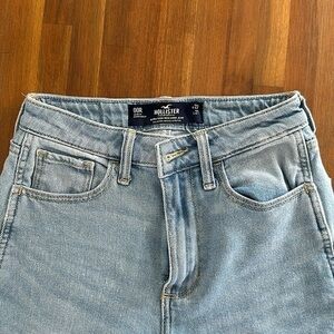 Ultra High-rise Mom Jean size 00R